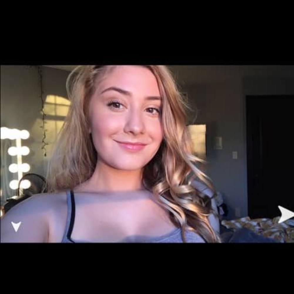 Meet your Posher, Mia